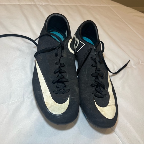 NIKE - Cristino Ronaldo - CR7 - Soccer Cleats - Women’s 7.5 - Picture 7 of 9
